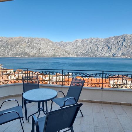 Luxurious 3-Bedroom Apartment By Mn Property Cattaro Esterno foto