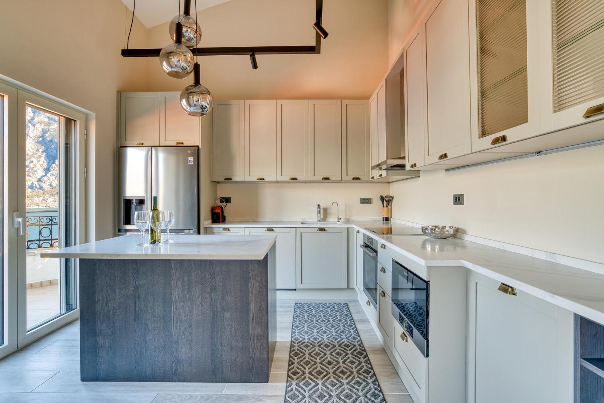 Luxurious 3-Bedroom Apartment By Mn Property Cattaro Esterno foto