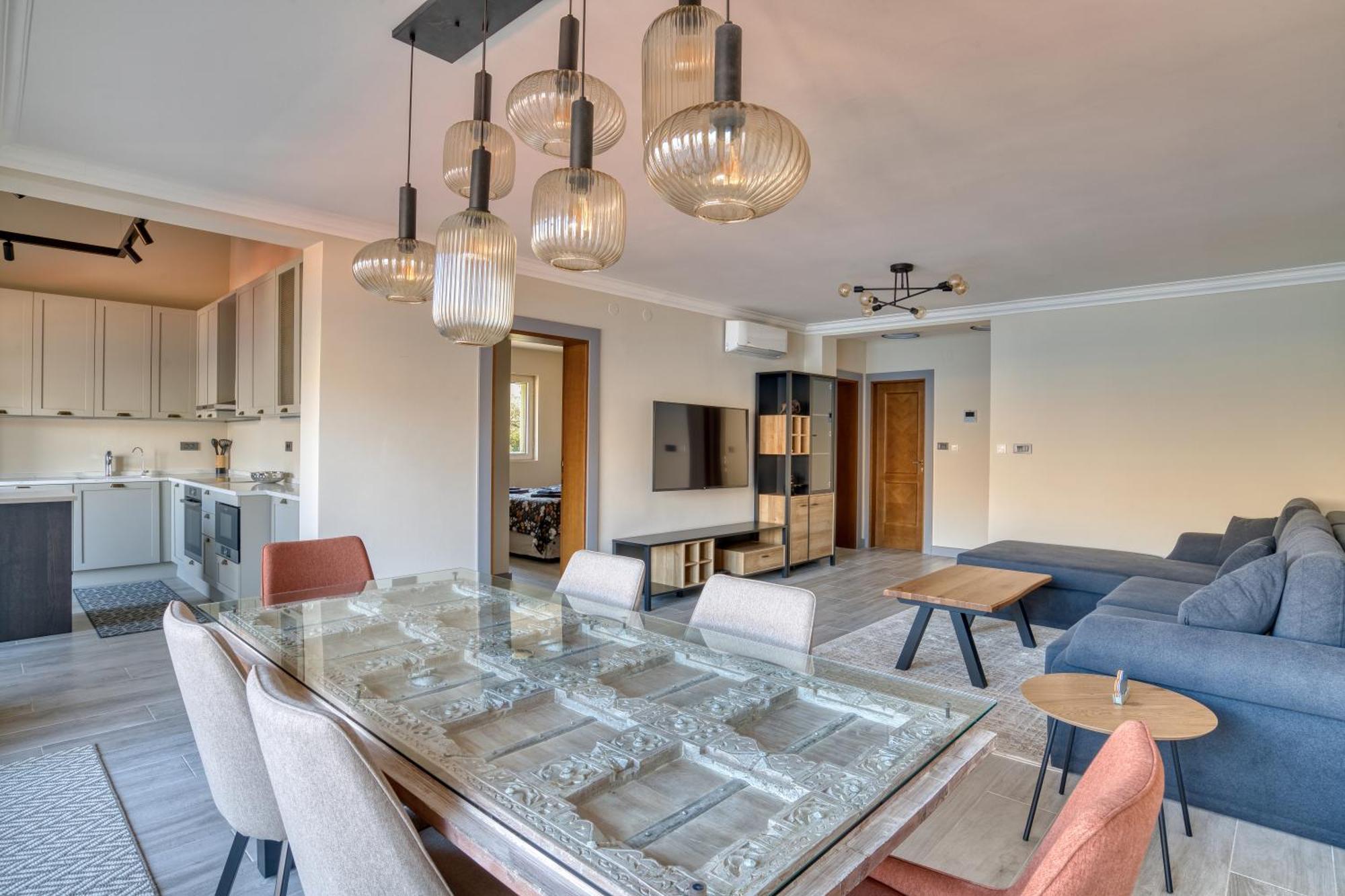 Luxurious 3-Bedroom Apartment By Mn Property Cattaro Esterno foto