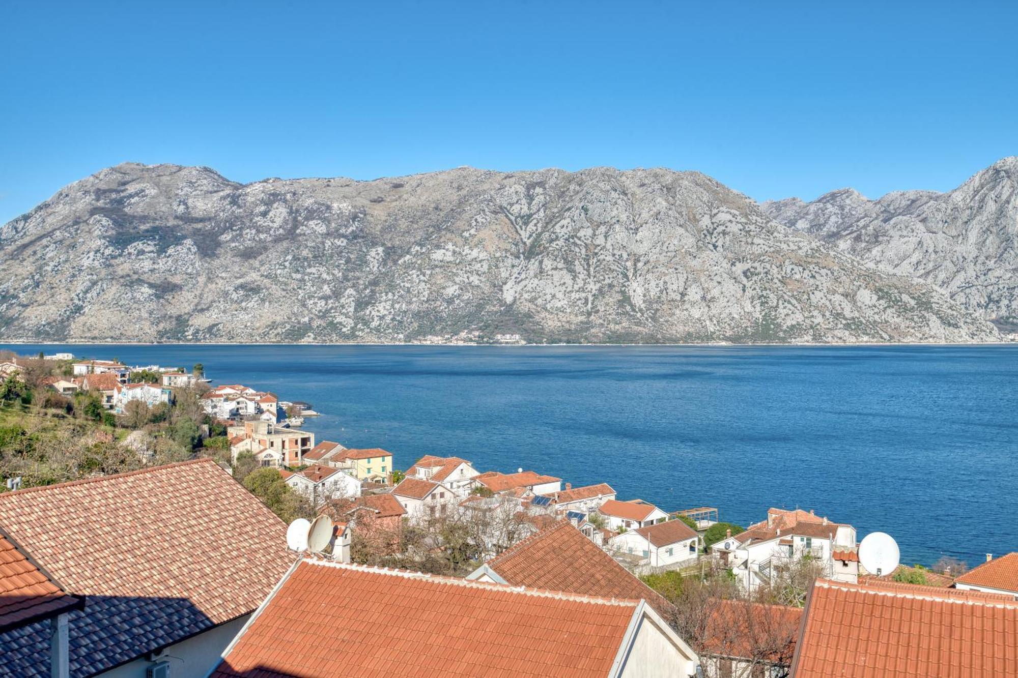 Luxurious 3-Bedroom Apartment By Mn Property Cattaro Esterno foto