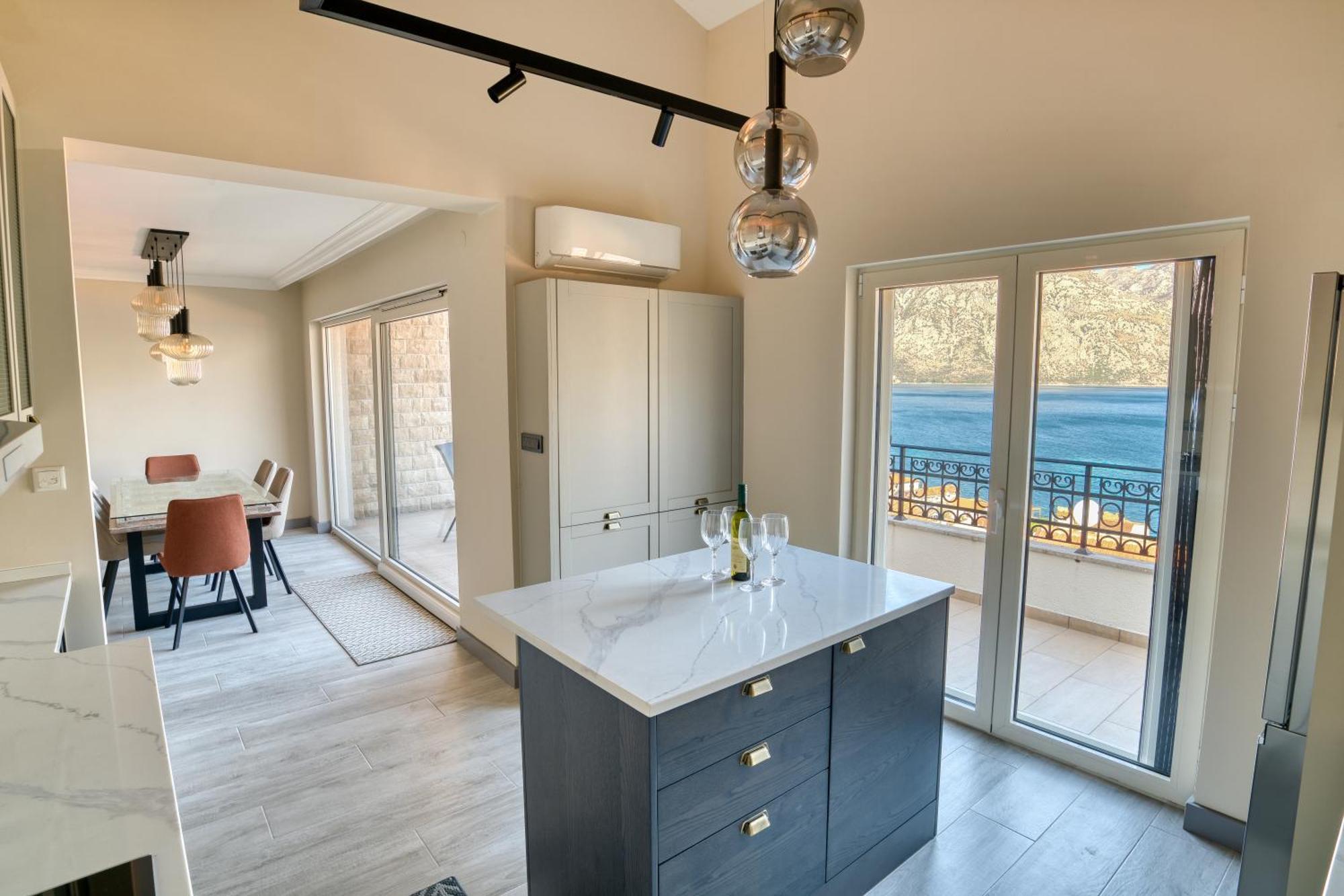 Luxurious 3-Bedroom Apartment By Mn Property Cattaro Esterno foto