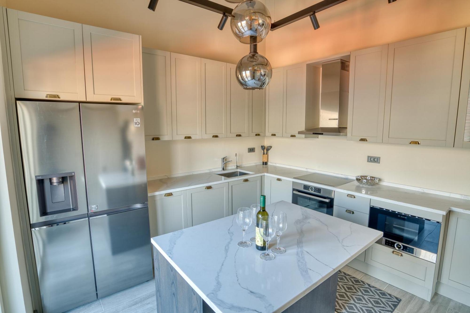 Luxurious 3-Bedroom Apartment By Mn Property Cattaro Esterno foto