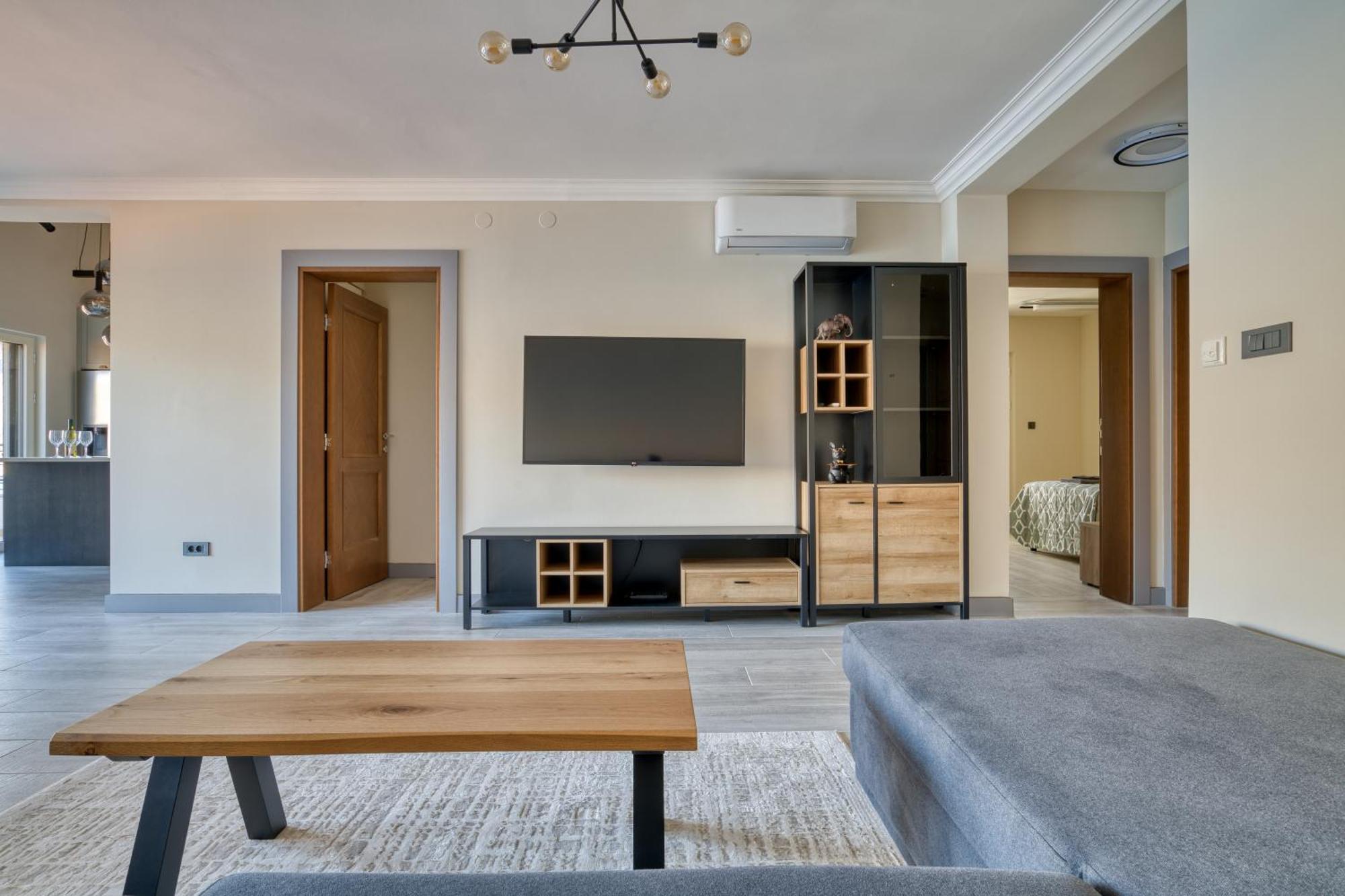 Luxurious 3-Bedroom Apartment By Mn Property Cattaro Esterno foto