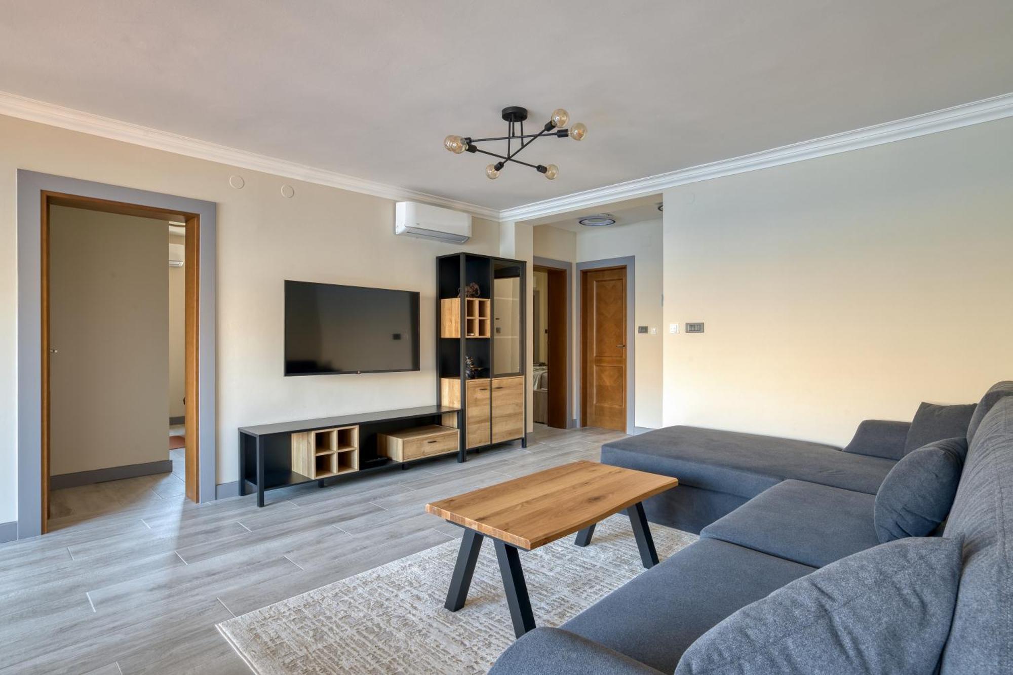 Luxurious 3-Bedroom Apartment By Mn Property Cattaro Esterno foto